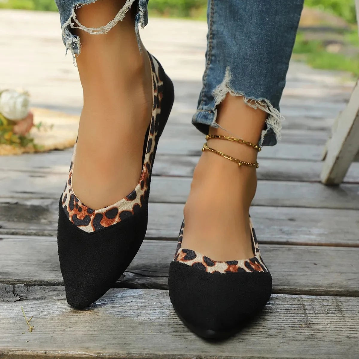 Fashorio Leopard Pointed Toe Slip-Ons
