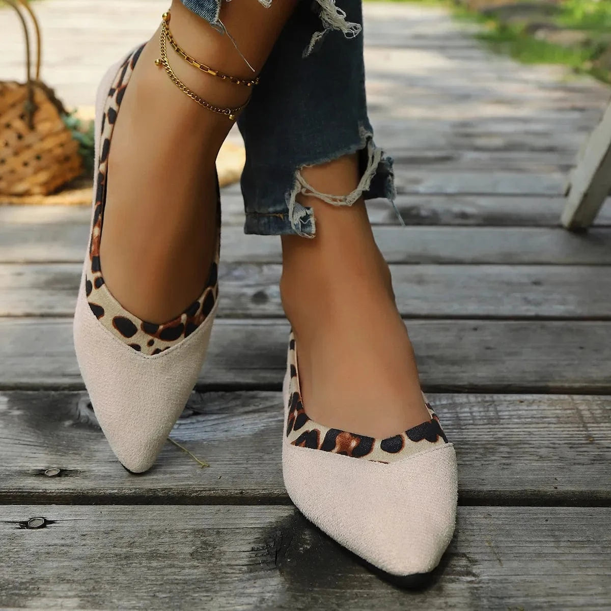 Fashorio Leopard Pointed Toe Slip-Ons