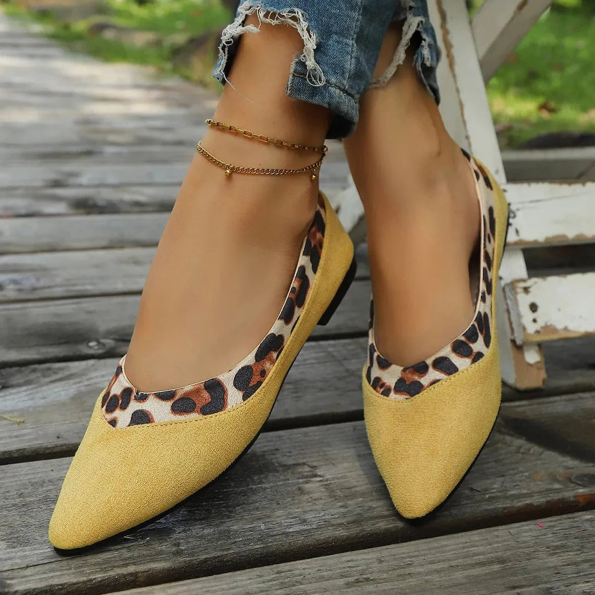 Fashorio Leopard Pointed Toe Slip-Ons