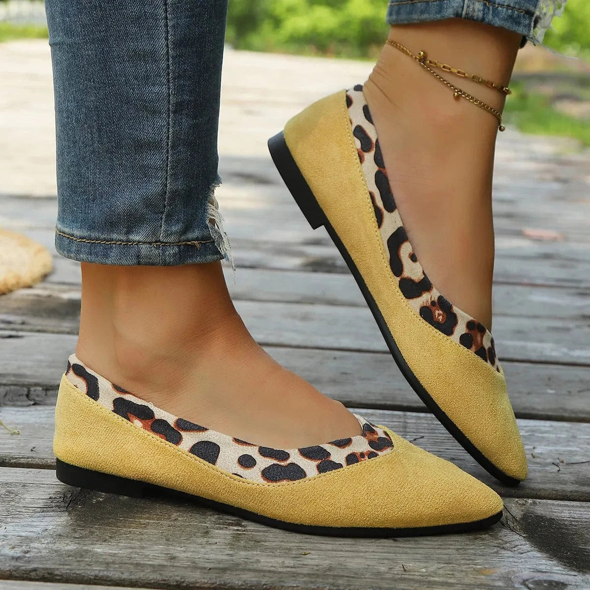 Fashorio Leopard Pointed Toe Slip-Ons
