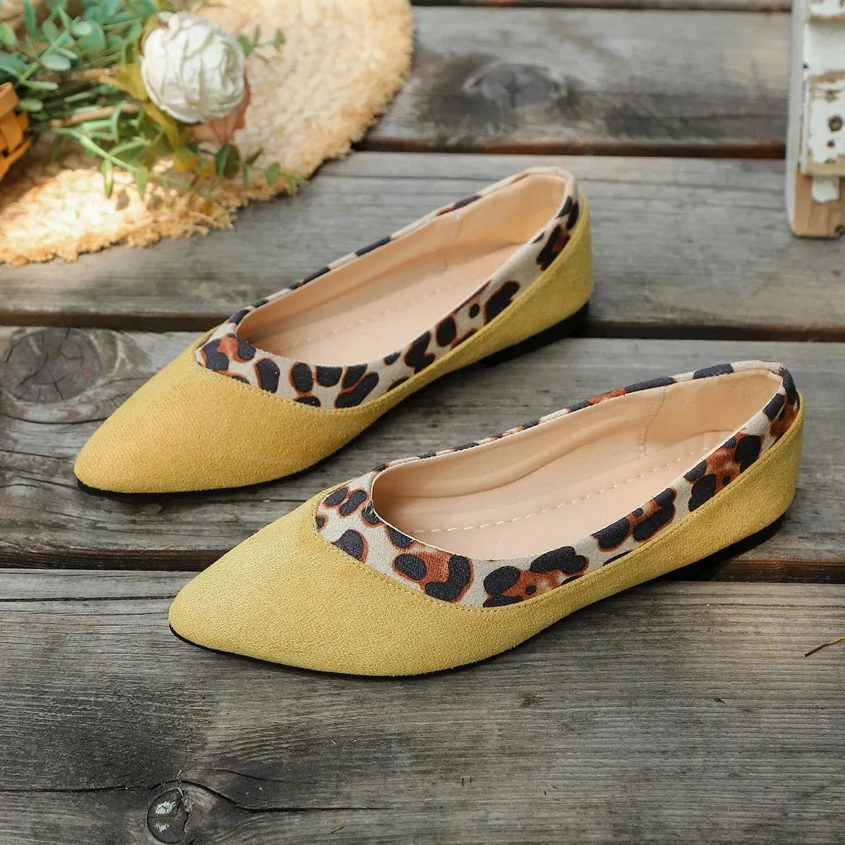 Fashorio Leopard Pointed Toe Slip-Ons