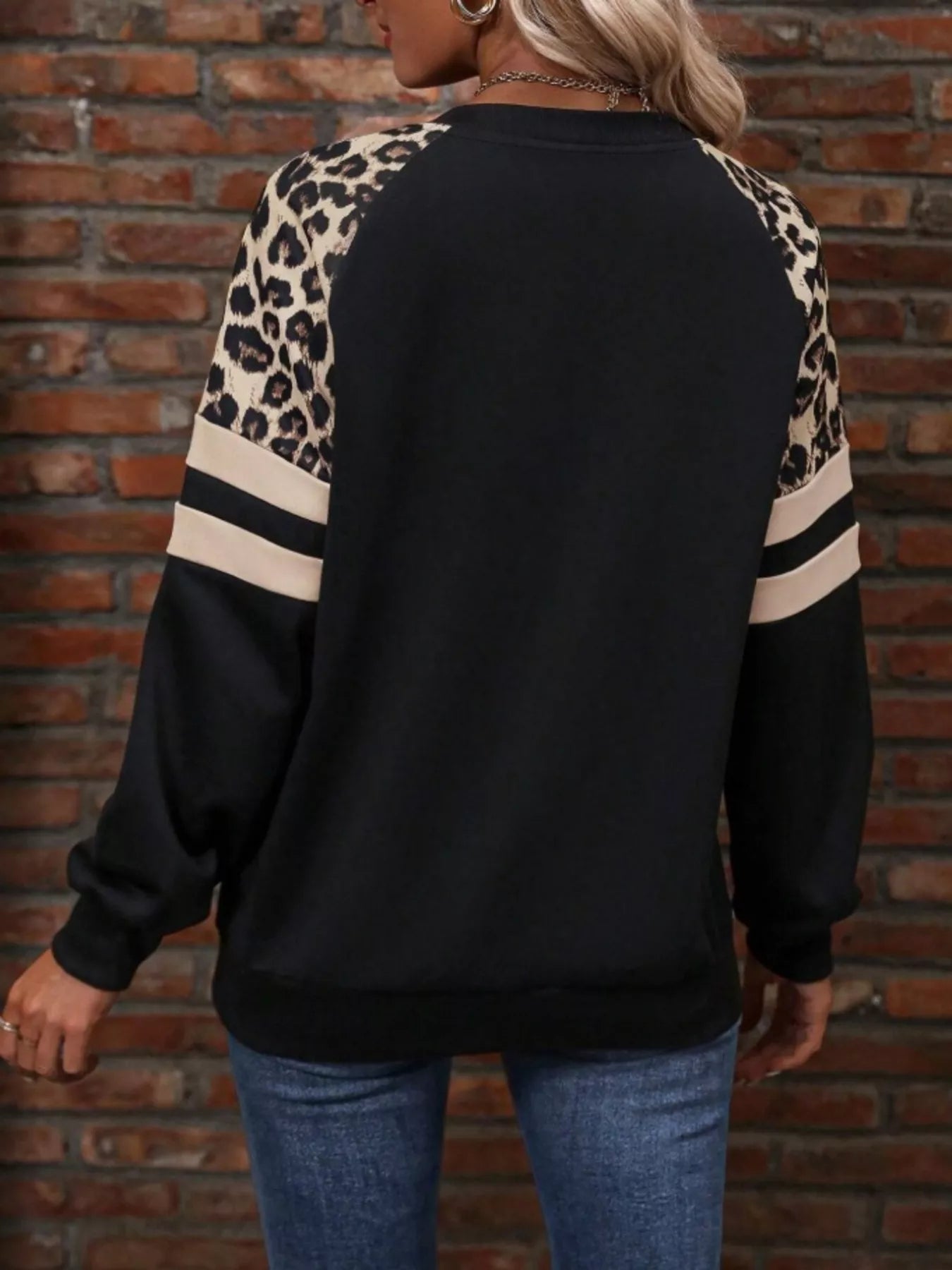 Fashorio Leopard Round Neck Raglan Sleeve Sweatshirt