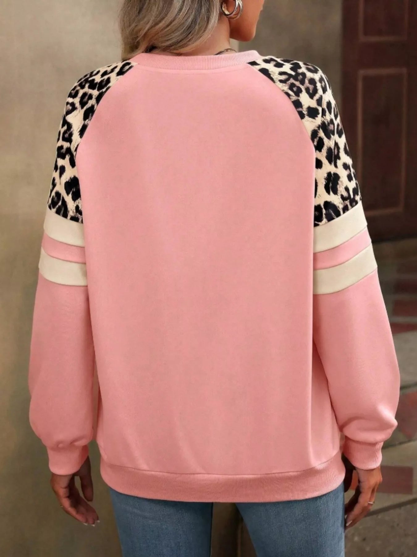 Fashorio Leopard Round Neck Raglan Sleeve Sweatshirt