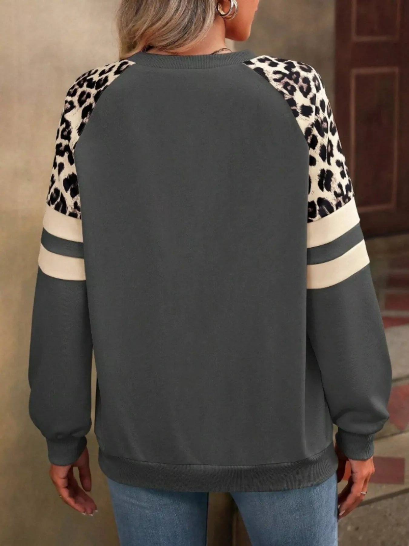 Fashorio Leopard Round Neck Raglan Sleeve Sweatshirt