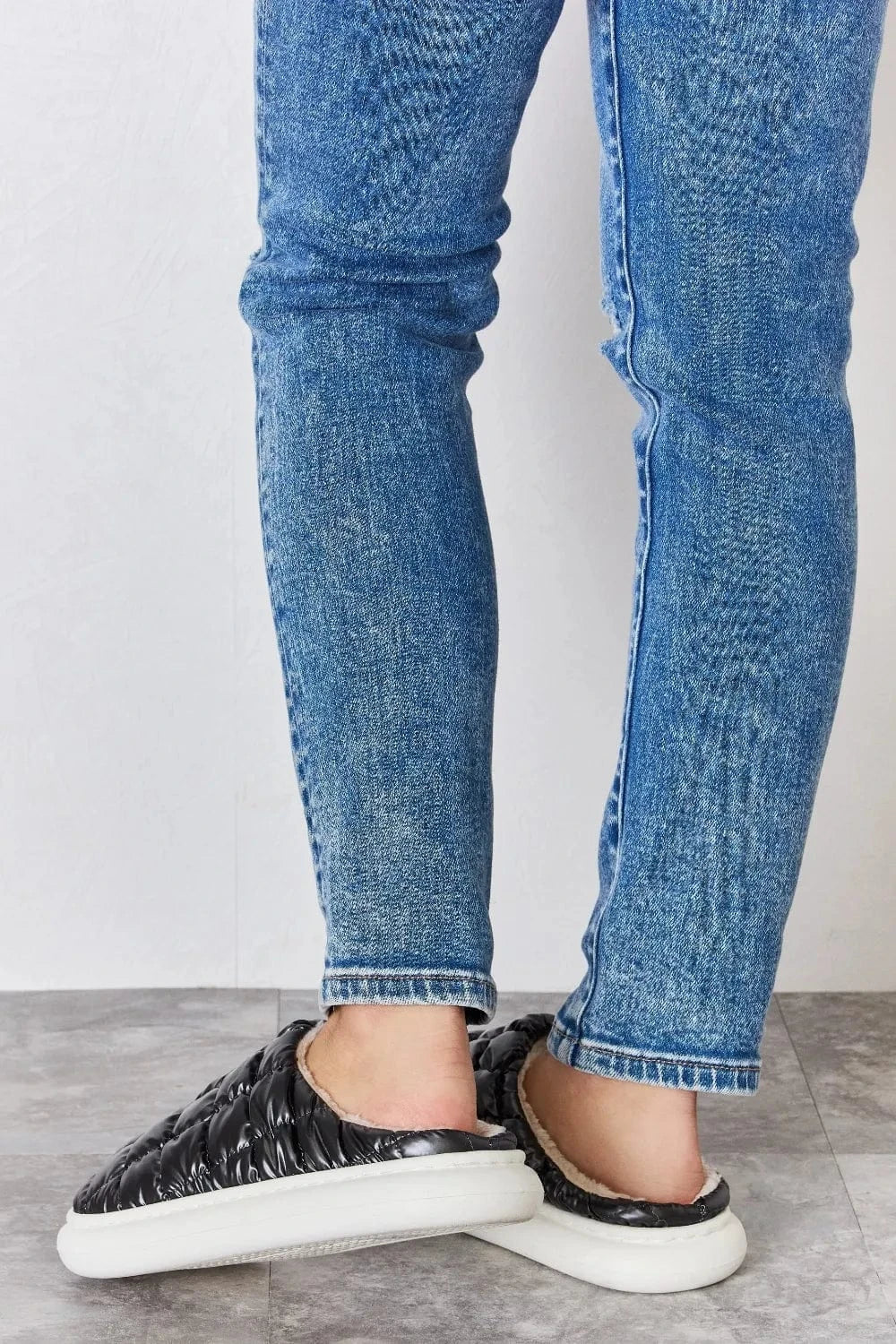 Melody Puffer Plush Slippers - Fashorio