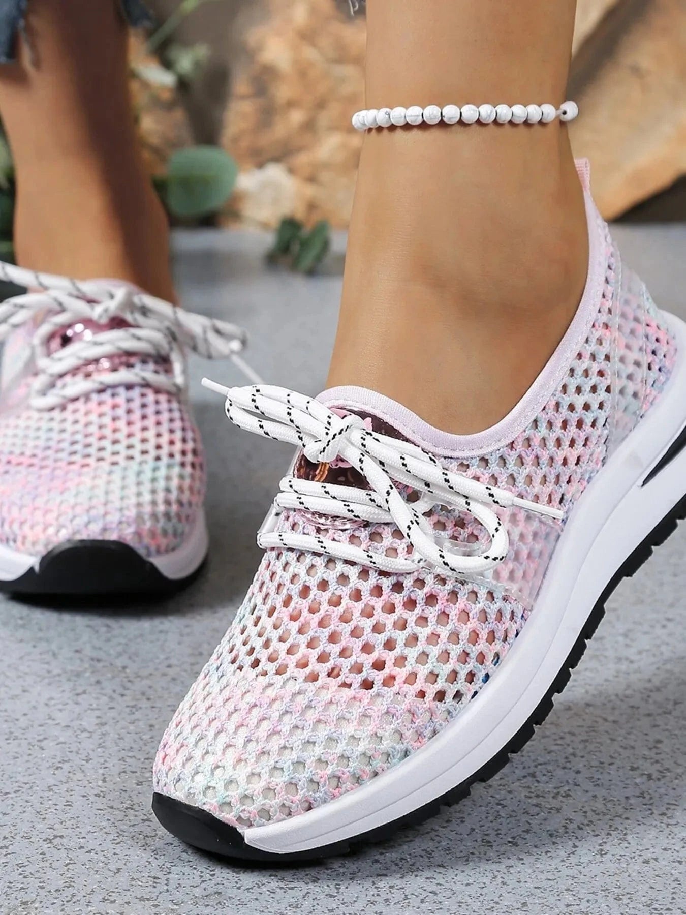 Fashorio Mesh Breathable Lace Up Athletic