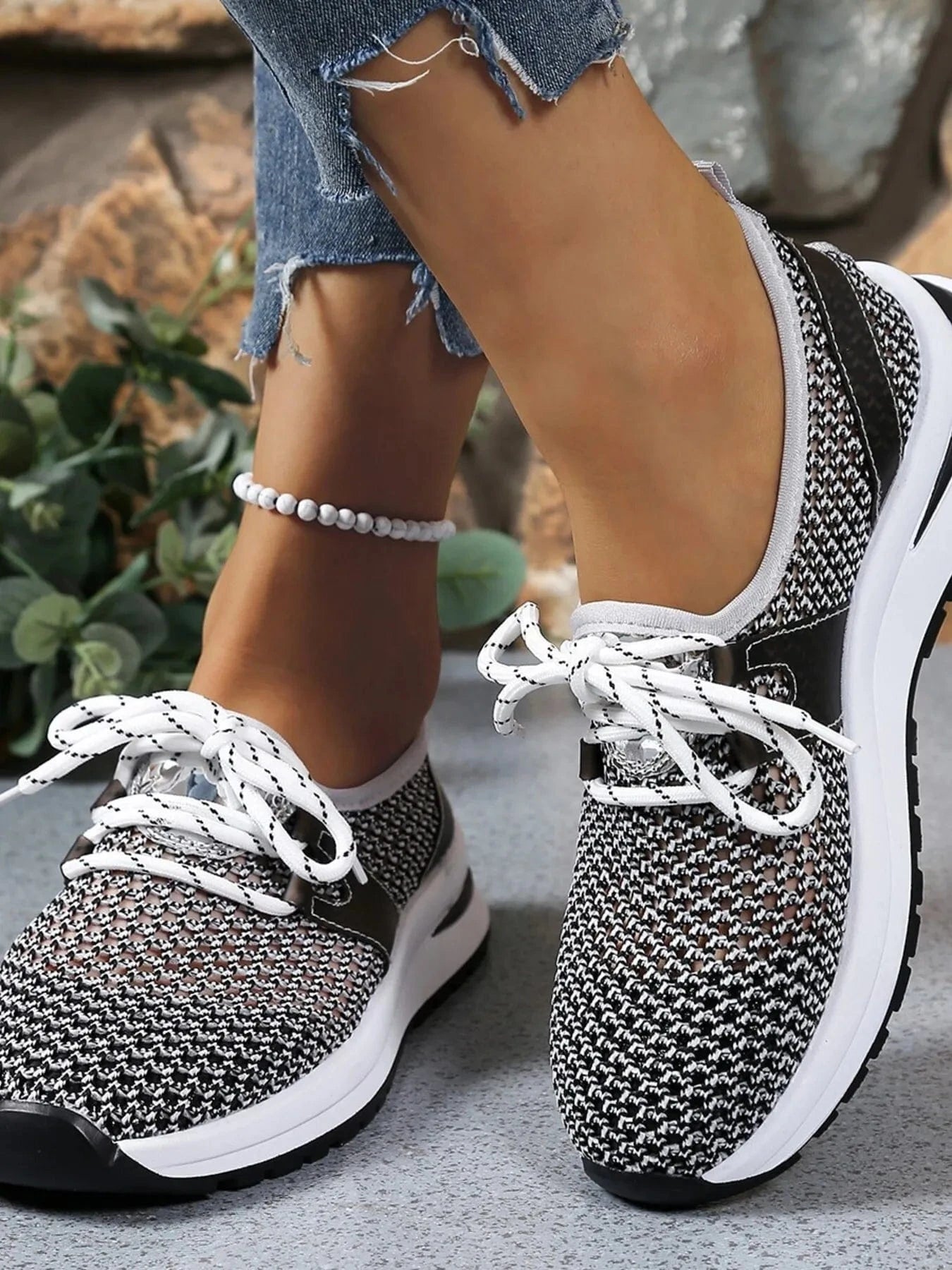 Fashorio Mesh Breathable Lace Up Athletic