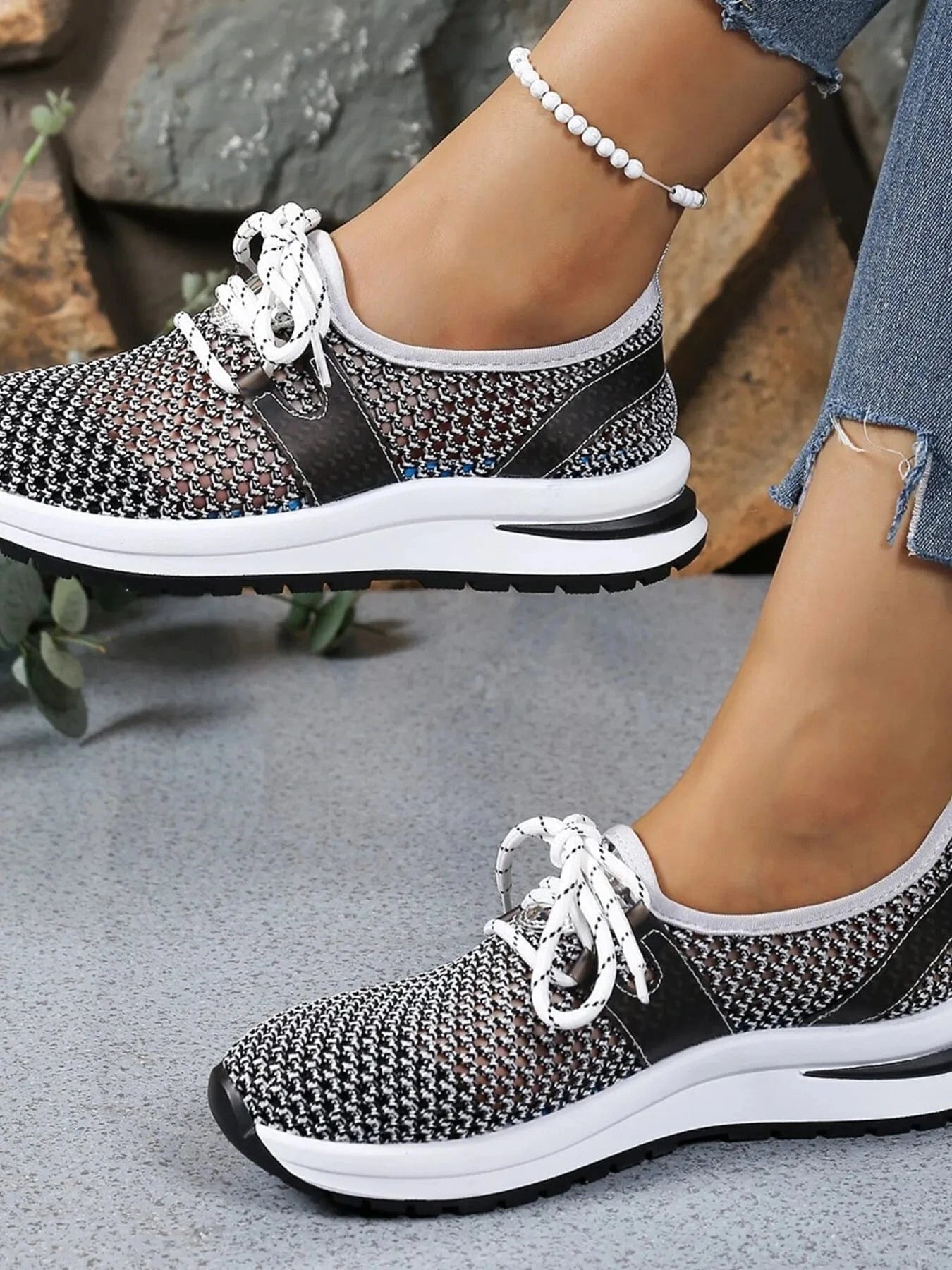 Fashorio Mesh Breathable Lace Up Athletic