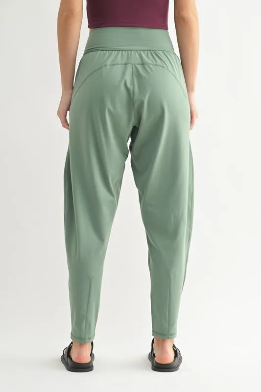 Fashorio MONO B Flowbarrel High Waist Active Pants
