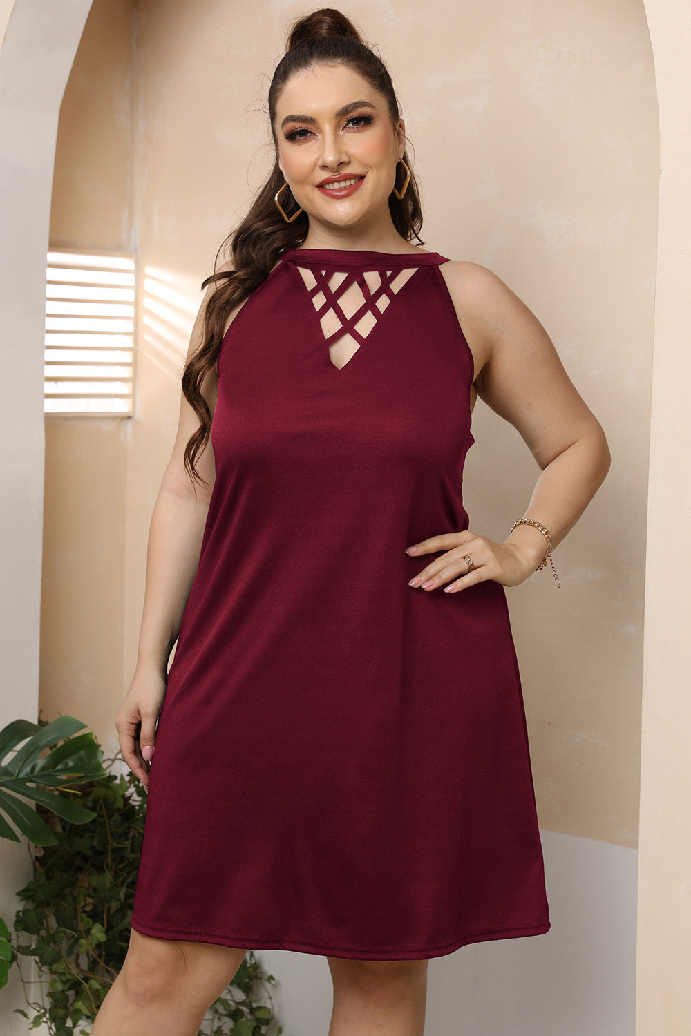 Fashorio Plus-Size Cutout Sleeveless Dress – Flattering Round Neck Style