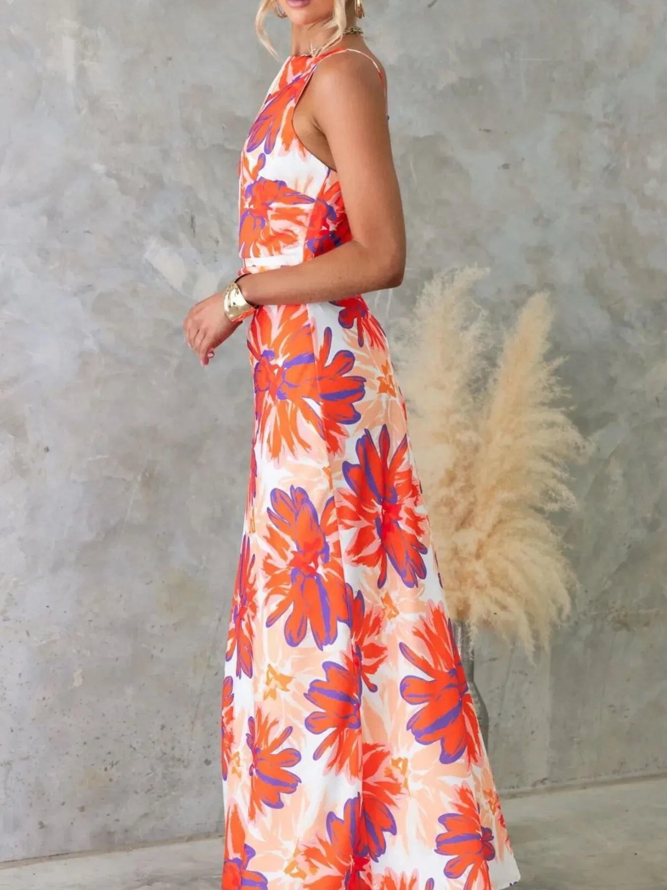 Fashorio Printed Backless Sleeveless Maxi Dress