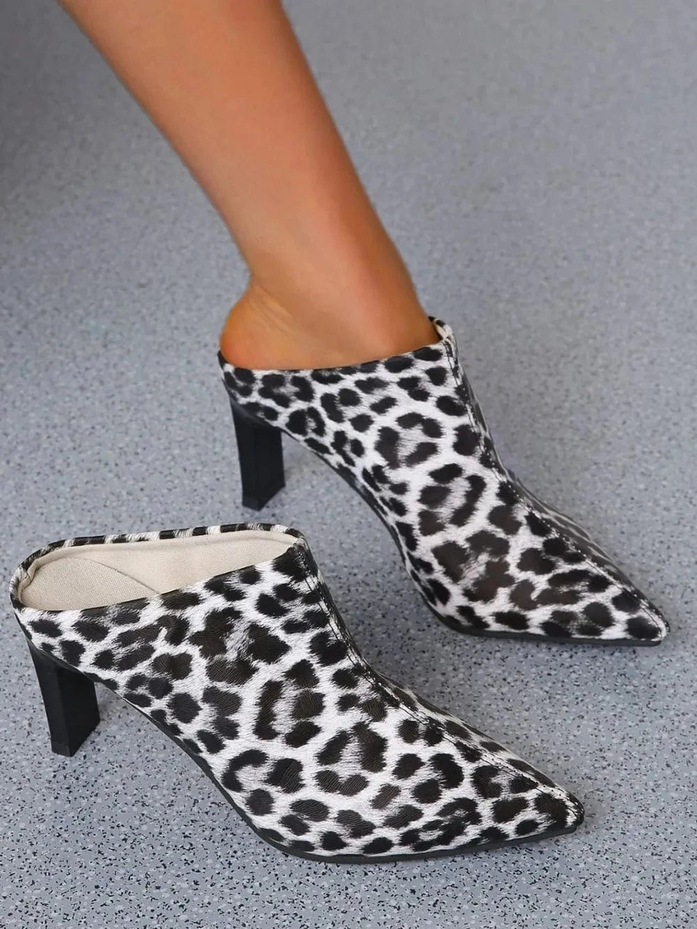 PU Leather Leopard Point Toe Pumps - Fashorio