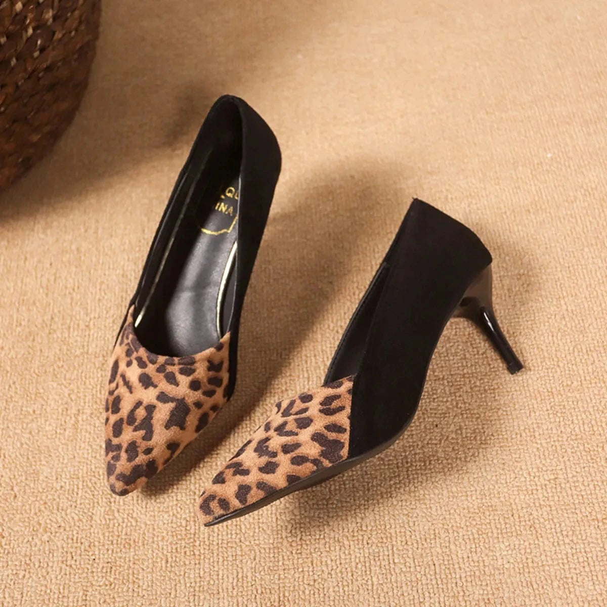 Fashorio Pumps Point Toe Suede Pumps