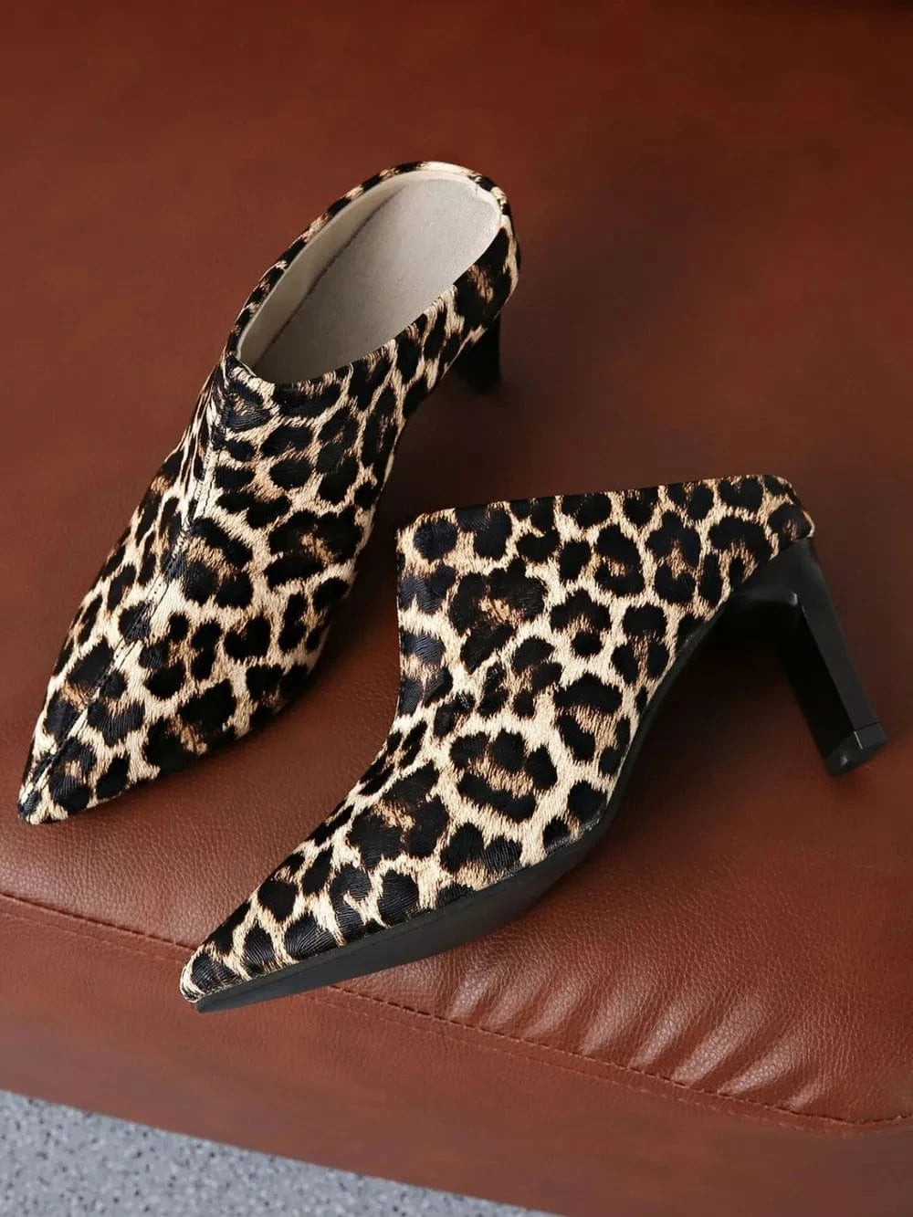 Fashorio Pumps PU Leather Leopard Point Toe Pumps