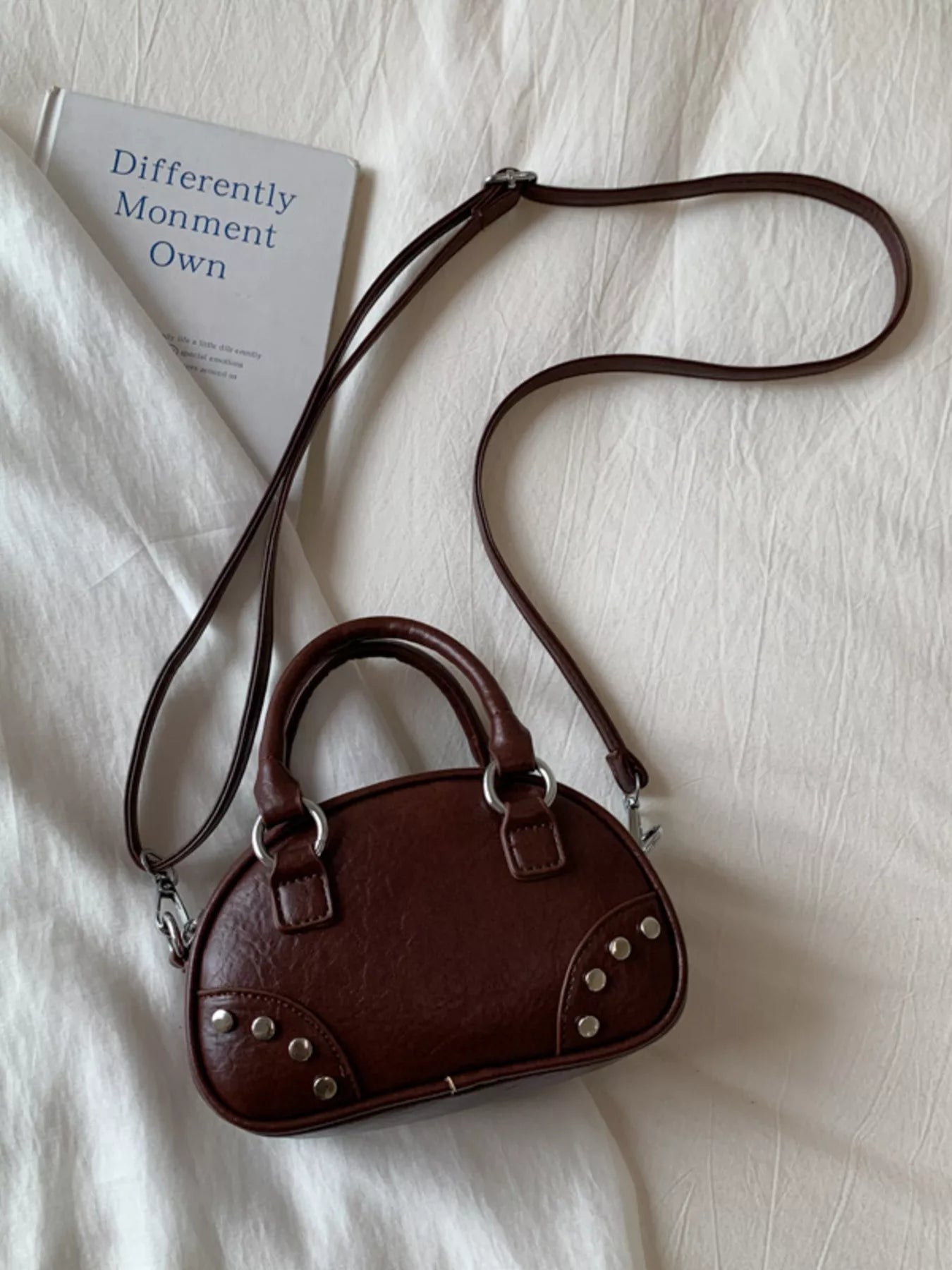 Fashorio Retro Rivet Decor Crossbody Bag