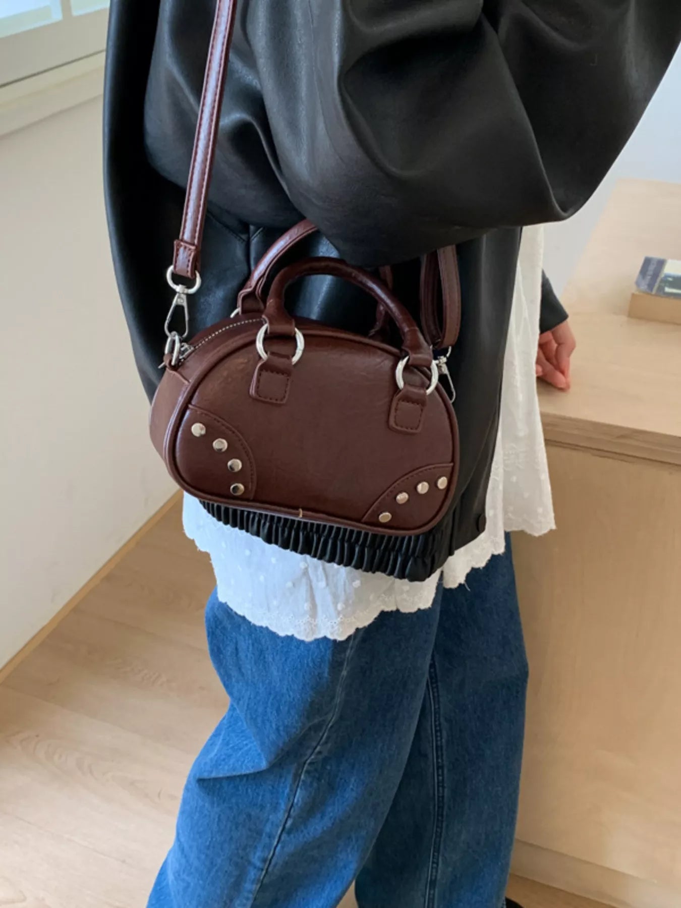 Fashorio Retro Rivet Decor Crossbody Bag