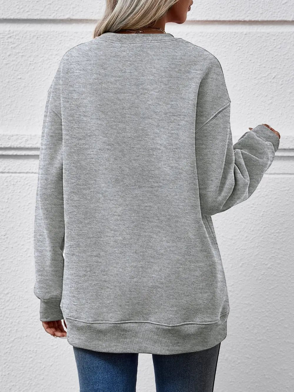 Fashorio Round Neck Graphic Long Sleeve Sweatshirt
