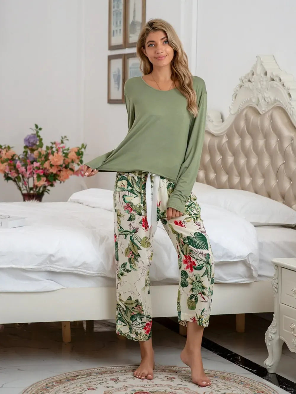 Fashorio Round Neck Top and Printed Pants Lounge Set