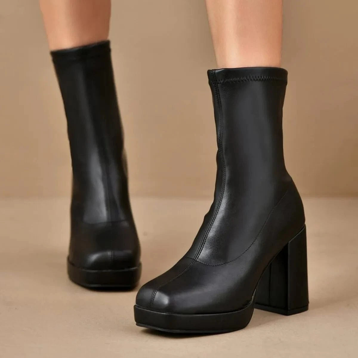 Fashorio Round Toe Block Heels Boots
