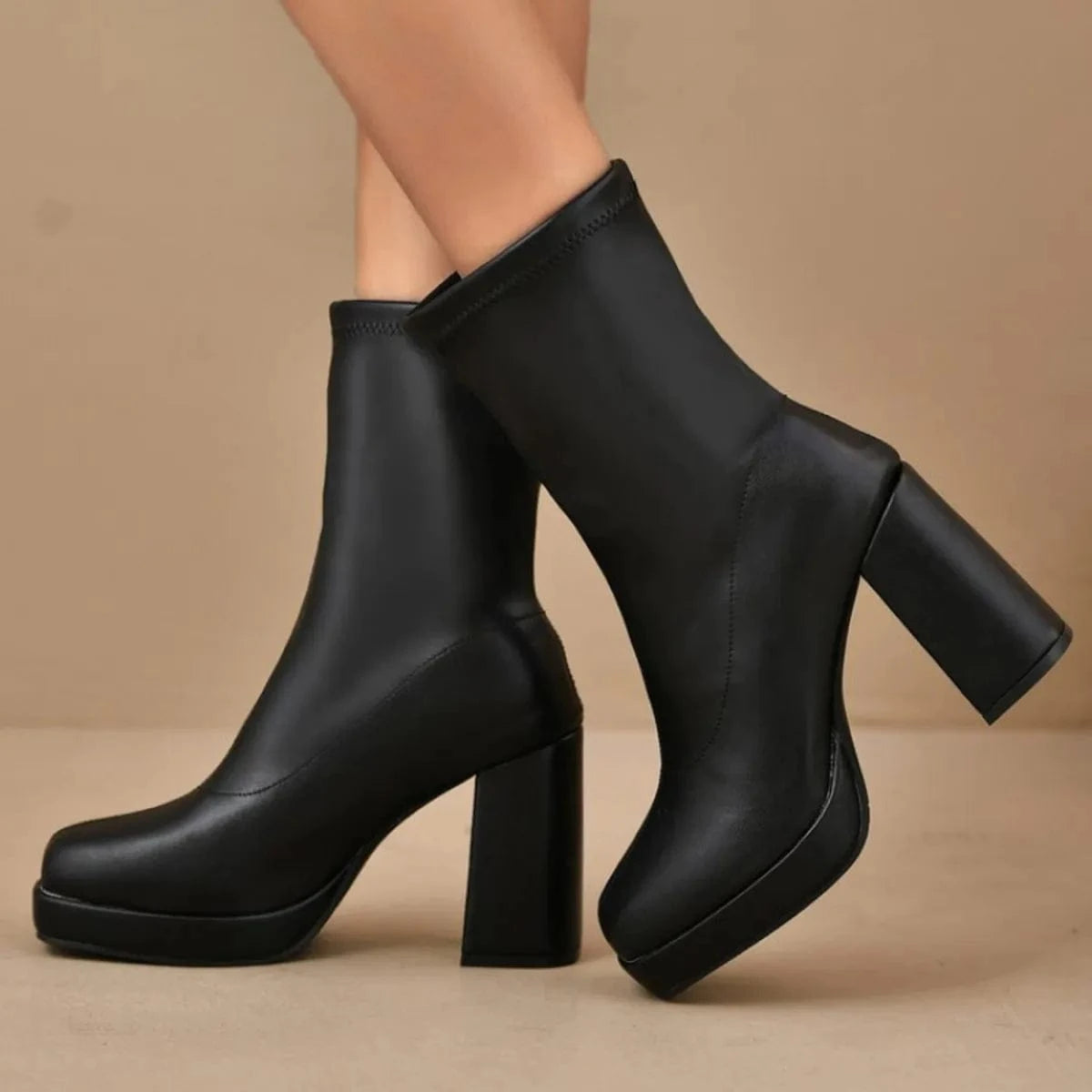 Fashorio Round Toe Block Heels Boots
