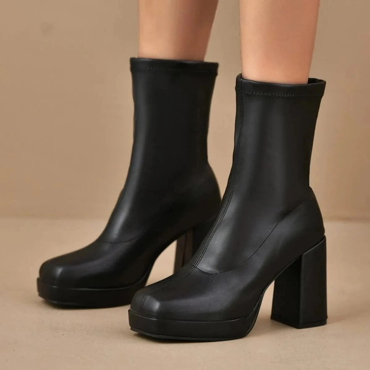 Fashorio Round Toe Block Heels Boots