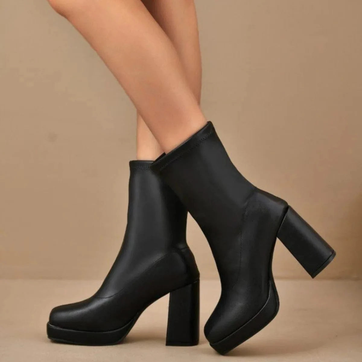 Fashorio Round Toe Block Heels Boots