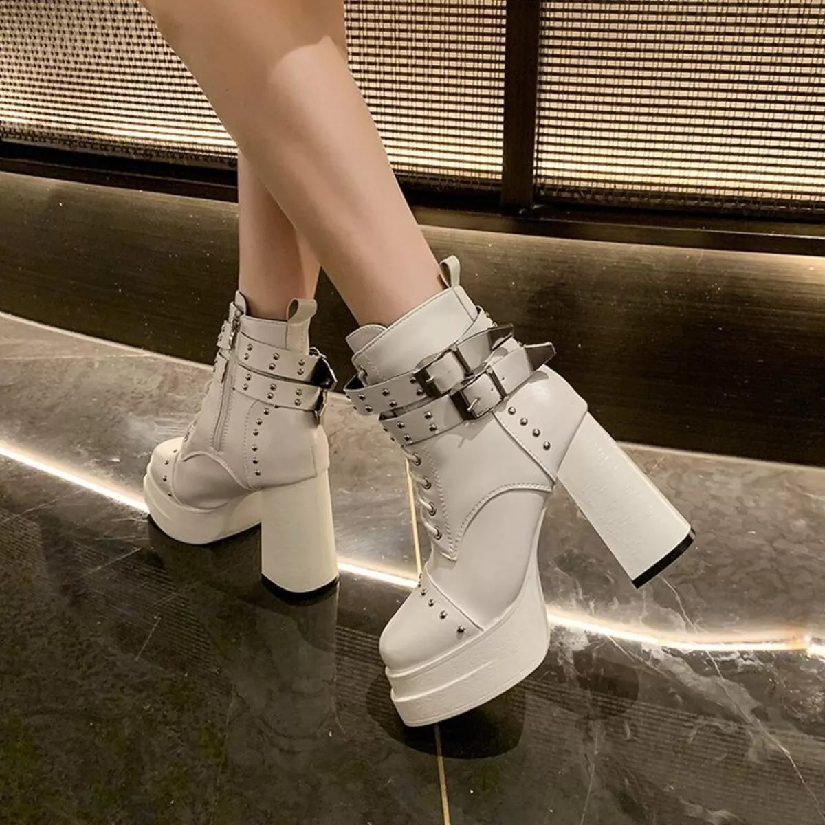 Fashorio Round Toe Block Heels Boots