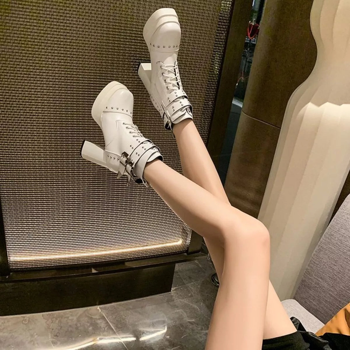 Fashorio Round Toe Block Heels Boots