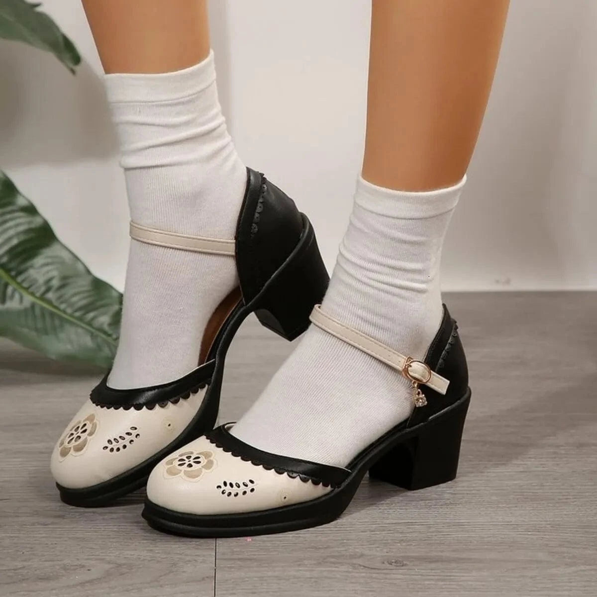 Round Toe Block Heels Pumps - Fashorio