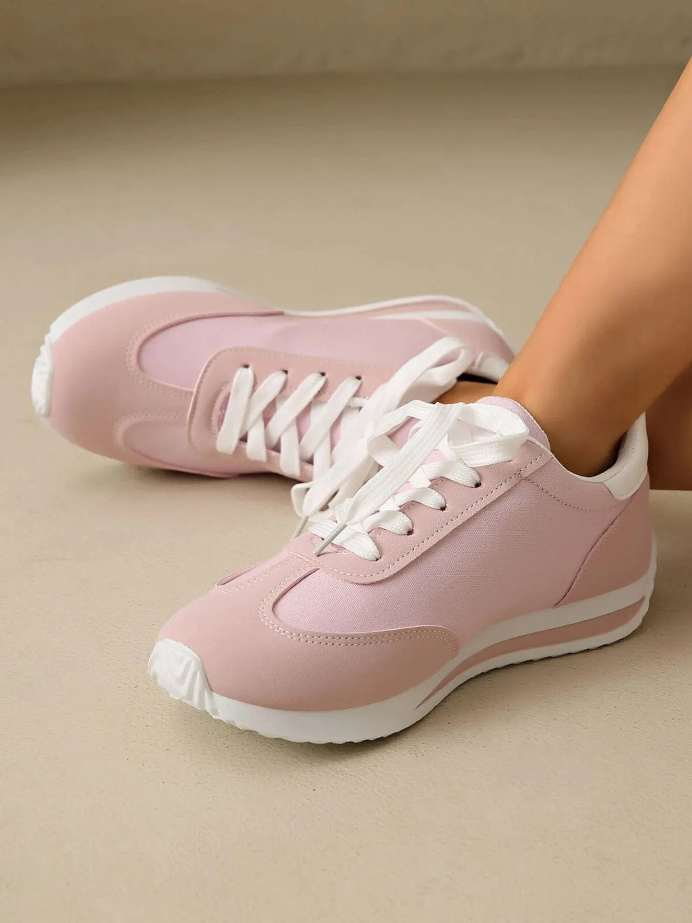 Round Toe Lace Up Sneakers - Fashorio