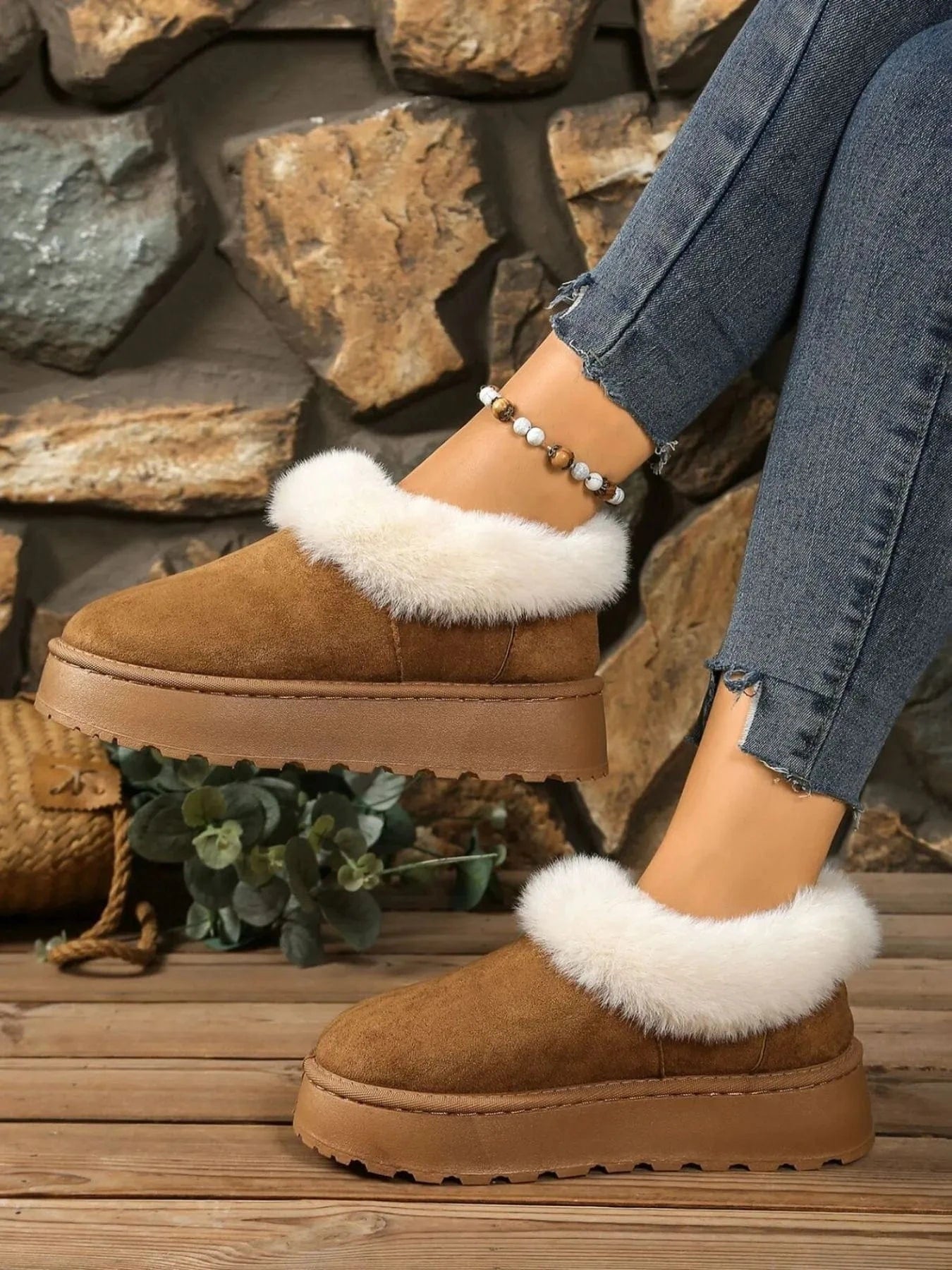 Round Toe Platform Boots - Fashorio