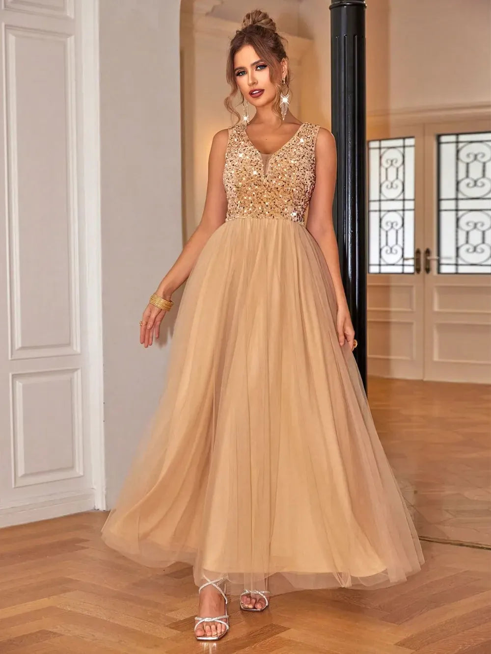 Fashorio Sequin V-Neck Sleeveless Dress