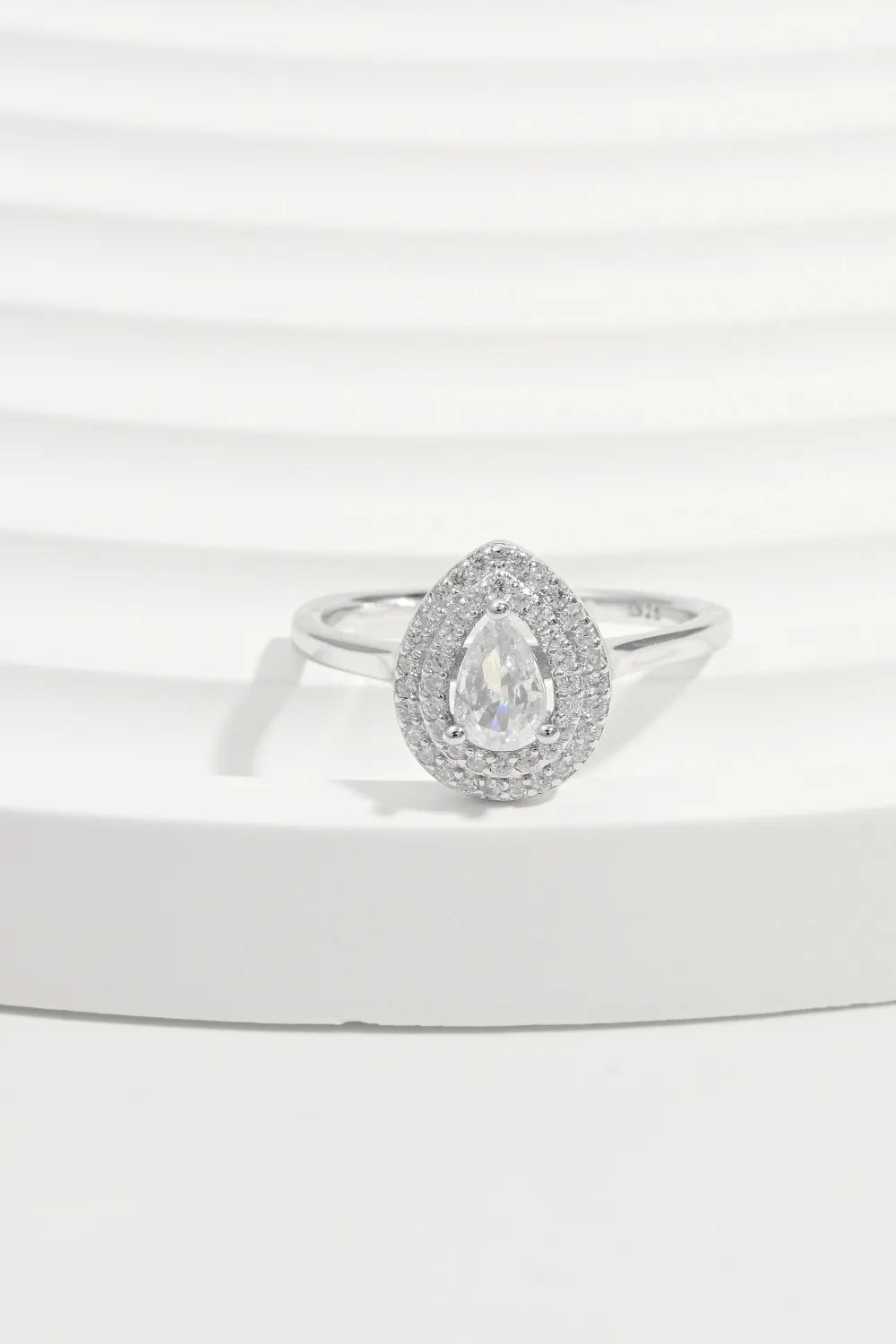 Fashorio Silver / 6 925 Sterling Silver Inland Zircon Ring