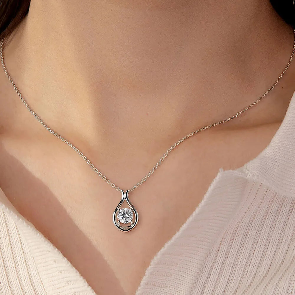 Fashorio Silver / One Size 2 Carat Moissanite 925 Sterling Silver Pendant Necklace