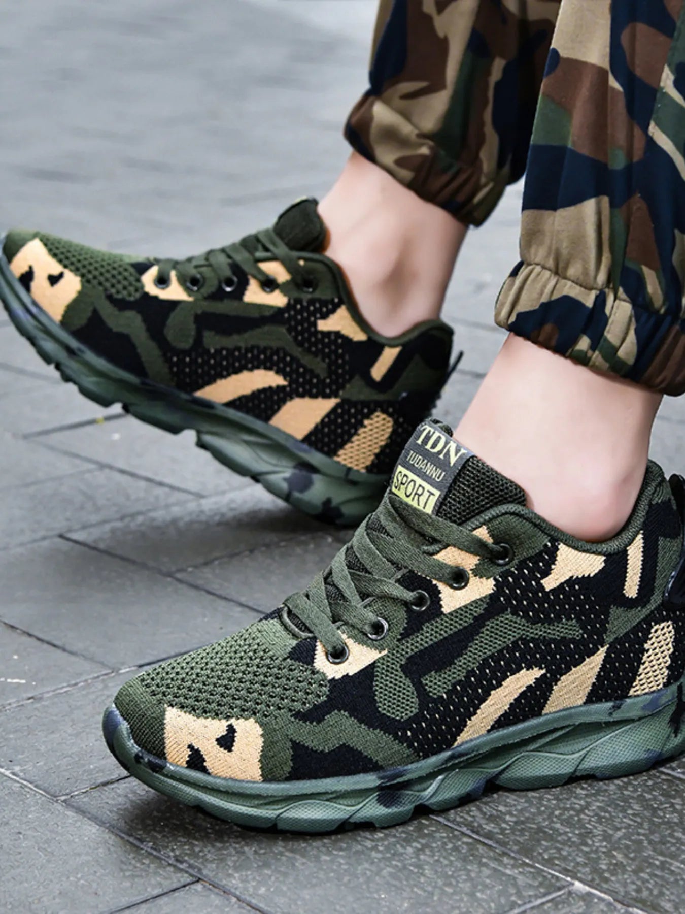 Fashorio Sneakers Camouflage Mesh Athletic Sneakers