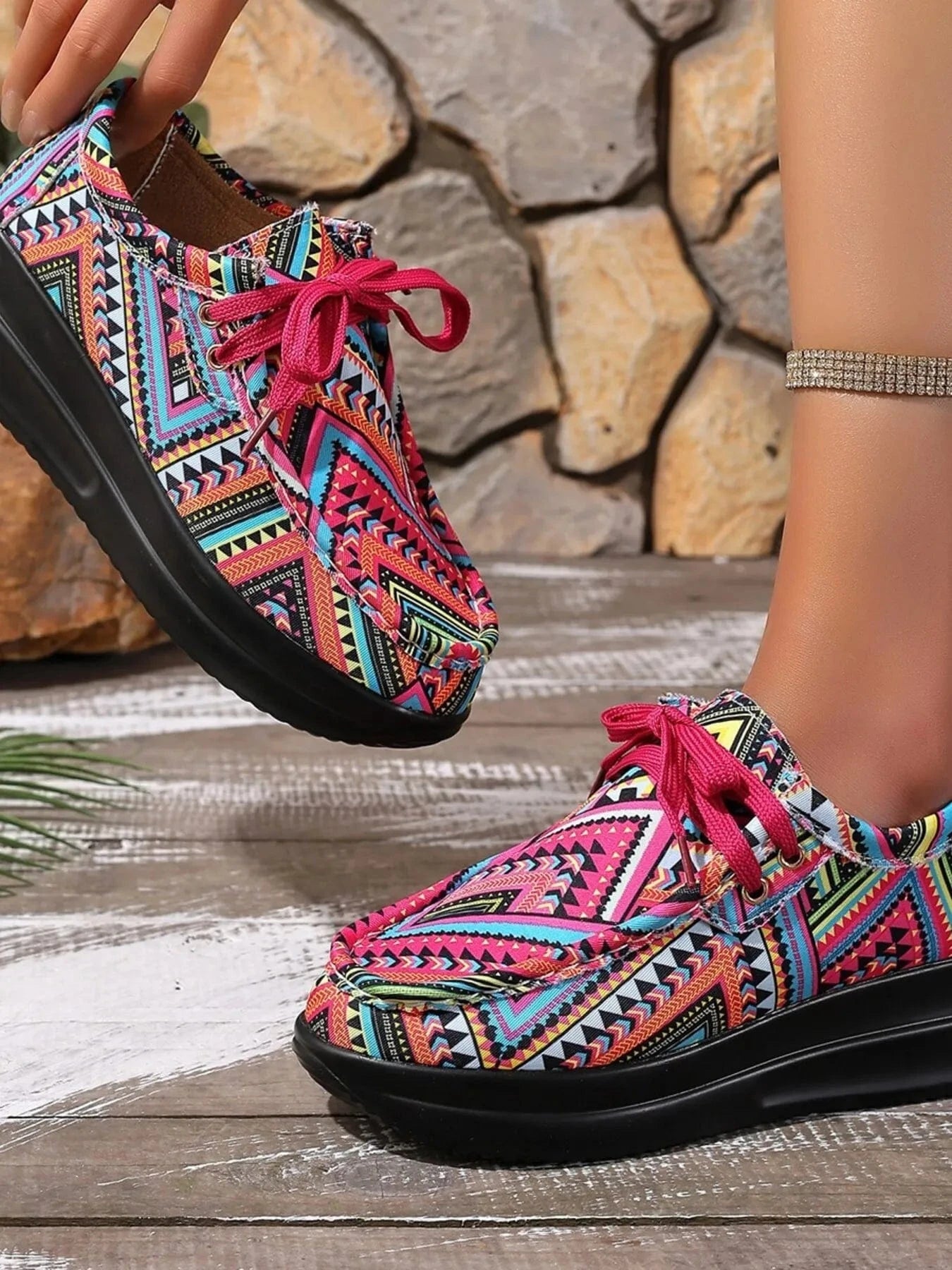 Fashorio Sneakers Graffiti Print Platform Sneakers
