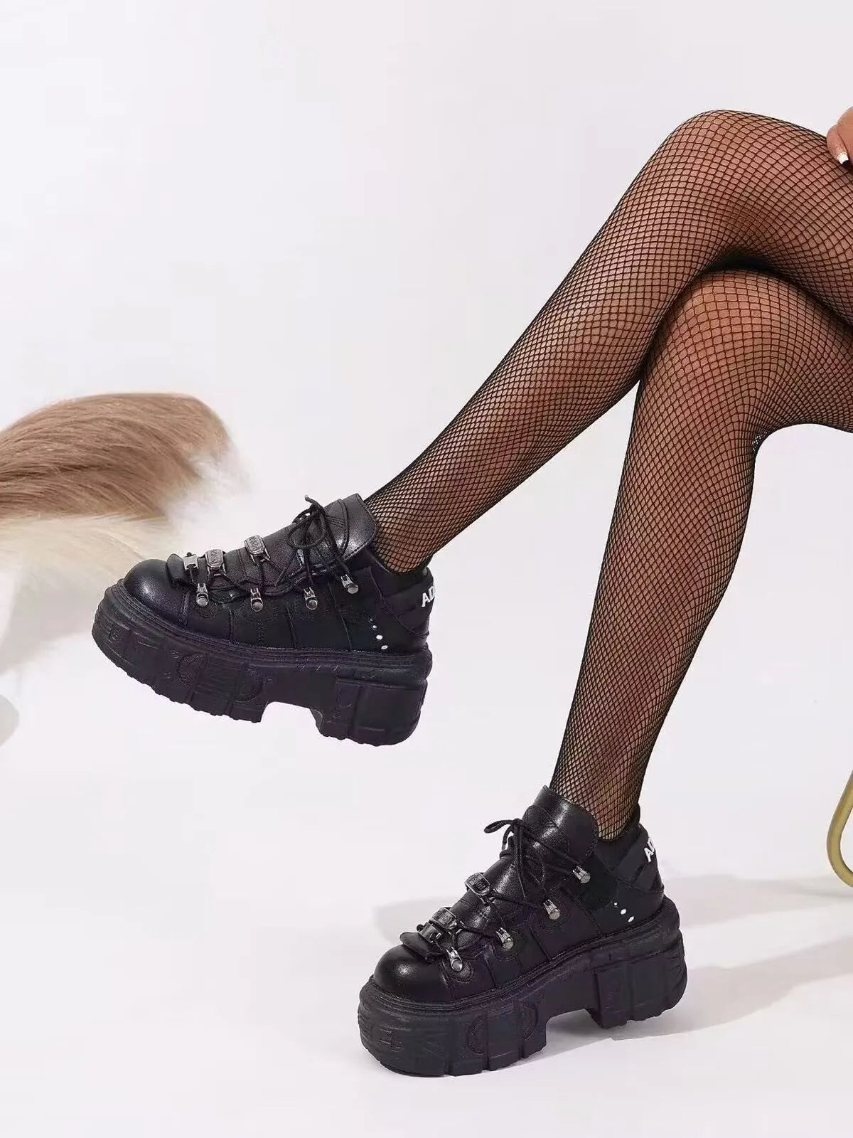 Fashorio Sneakers Lace Up Platform Sneakers