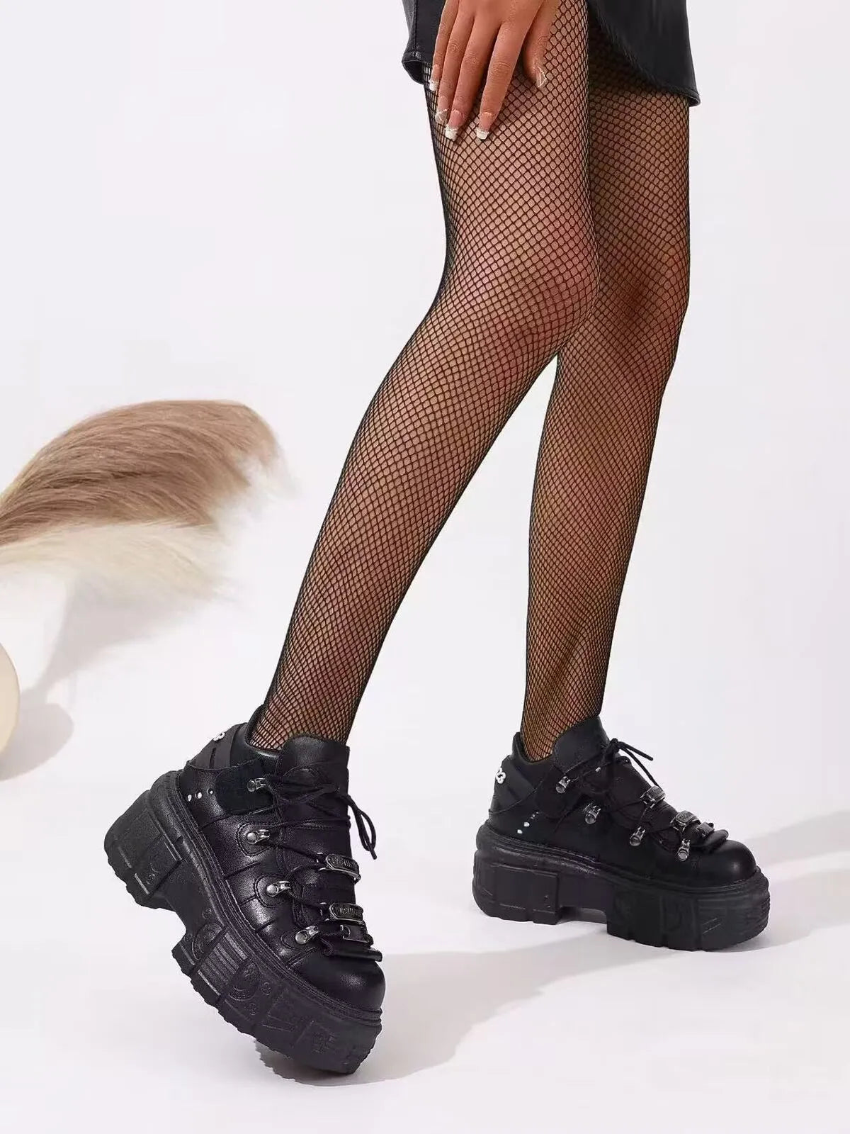 Fashorio Sneakers Lace Up Platform Sneakers