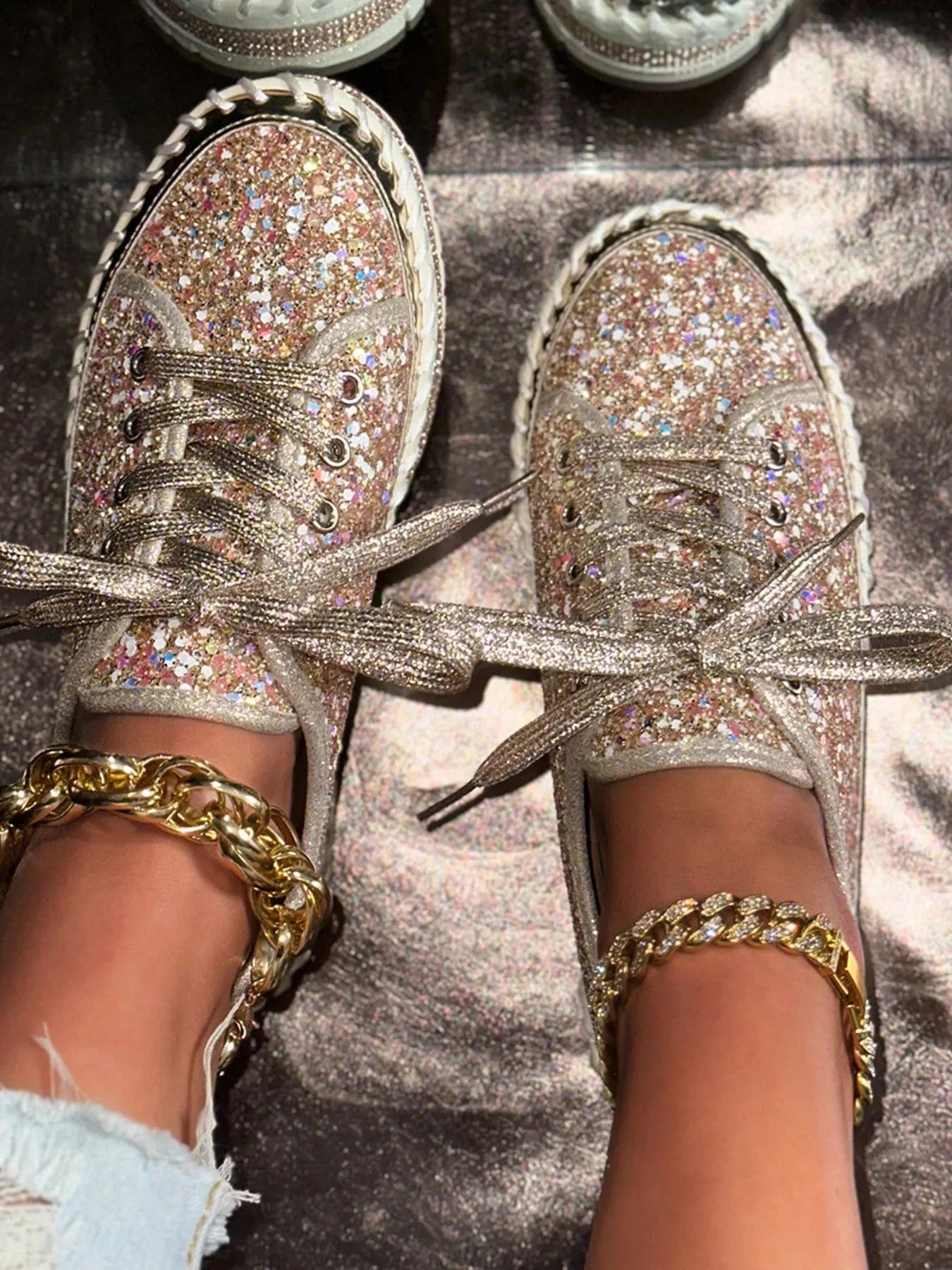 Fashorio Sneakers Lace Up Round Toe Platform Sneakers