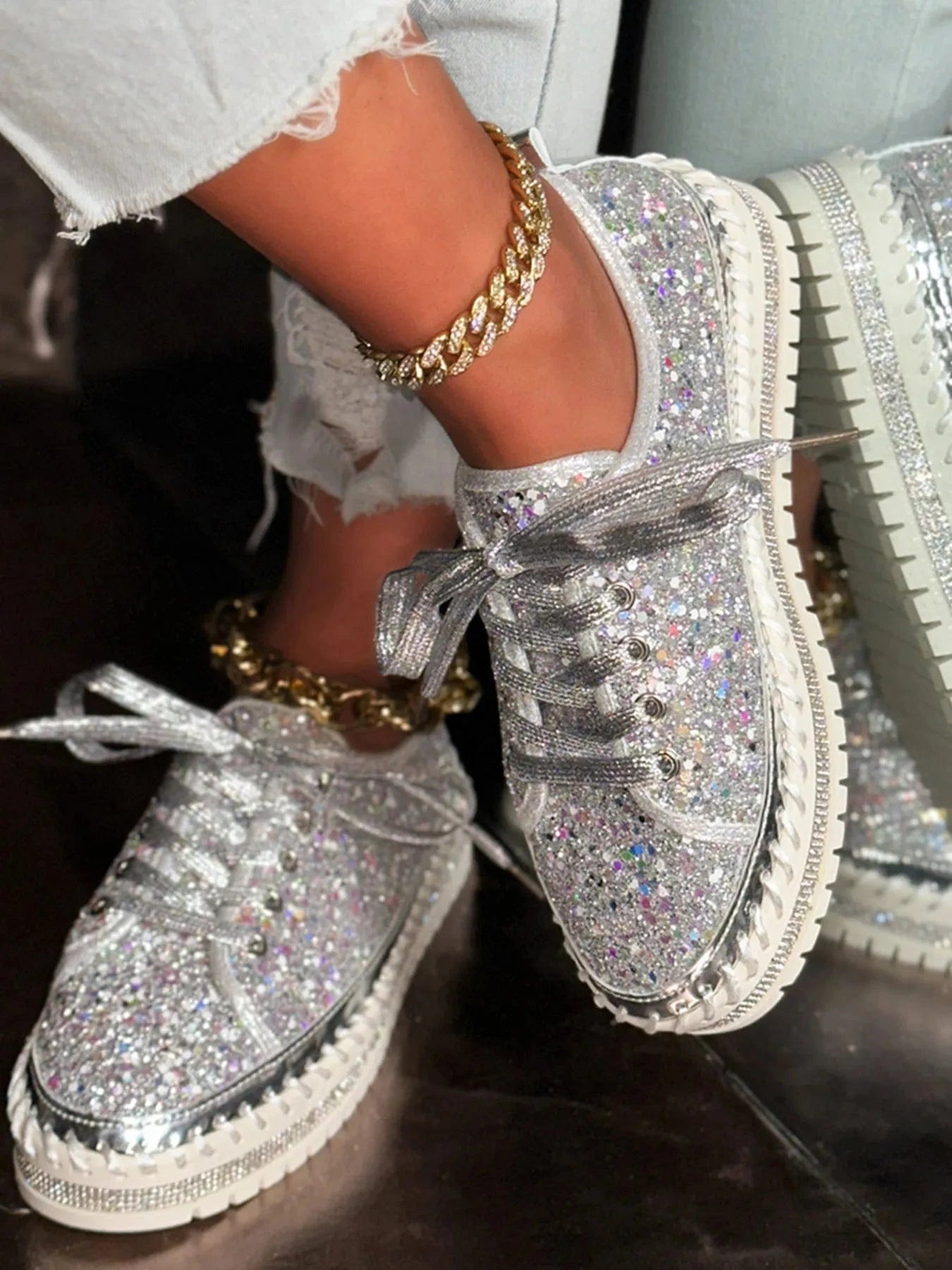 Fashorio Sneakers Lace Up Round Toe Platform Sneakers