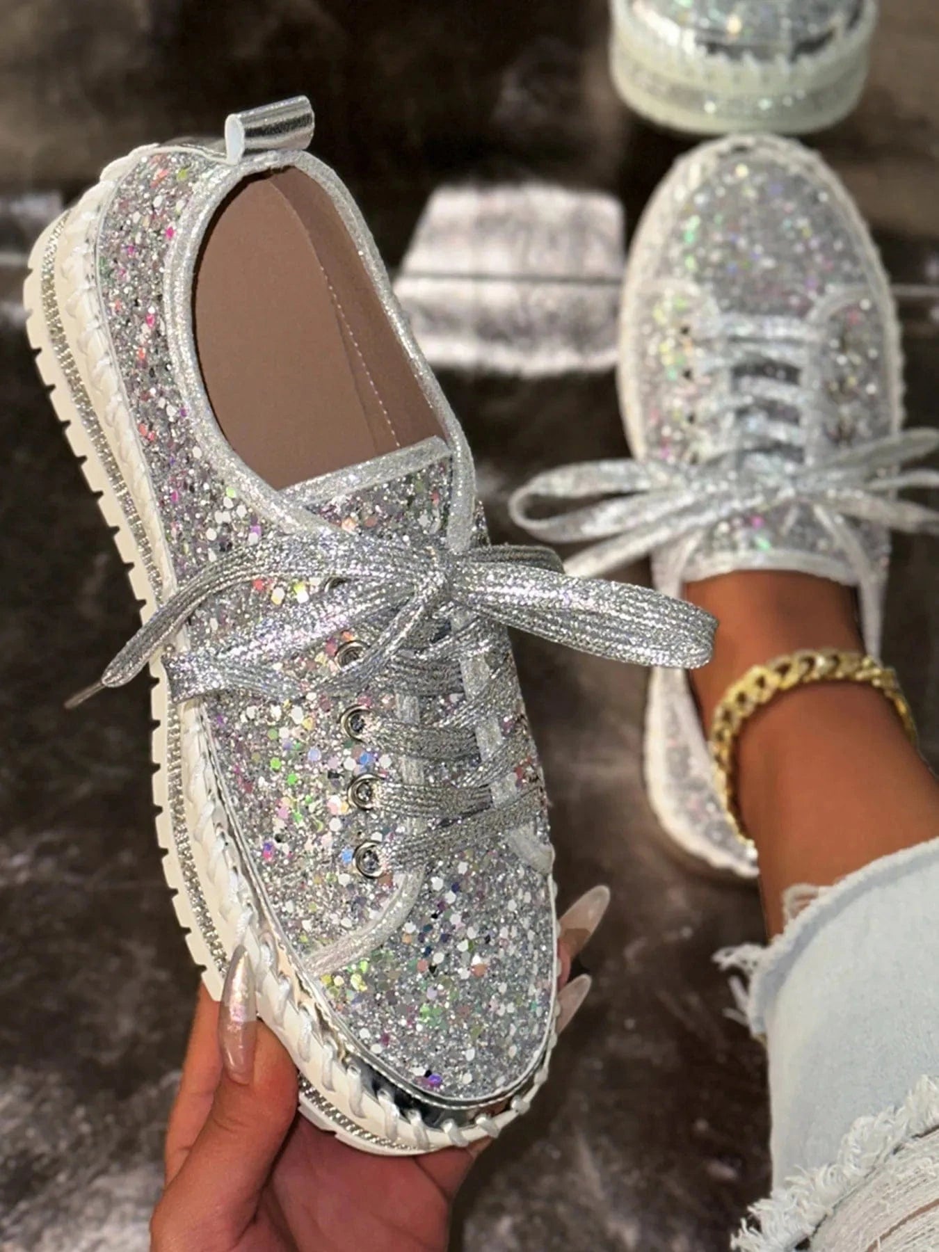 Fashorio Sneakers Lace Up Round Toe Platform Sneakers