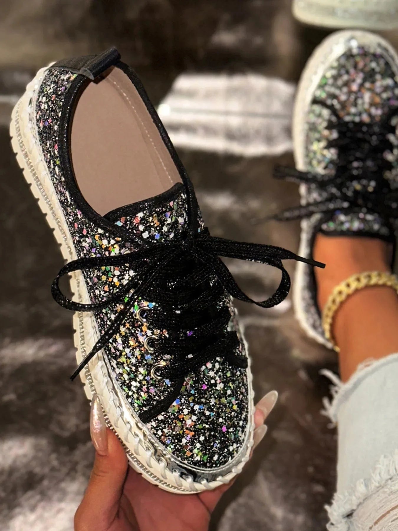 Fashorio Sneakers Lace Up Round Toe Platform Sneakers