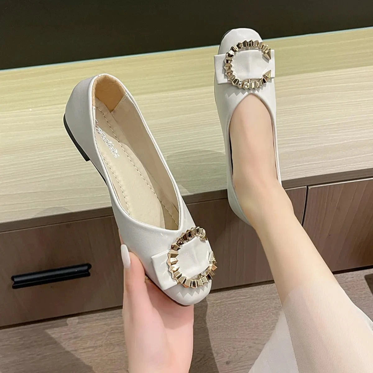 Fashorio Square Toe Flat Slip-Ons