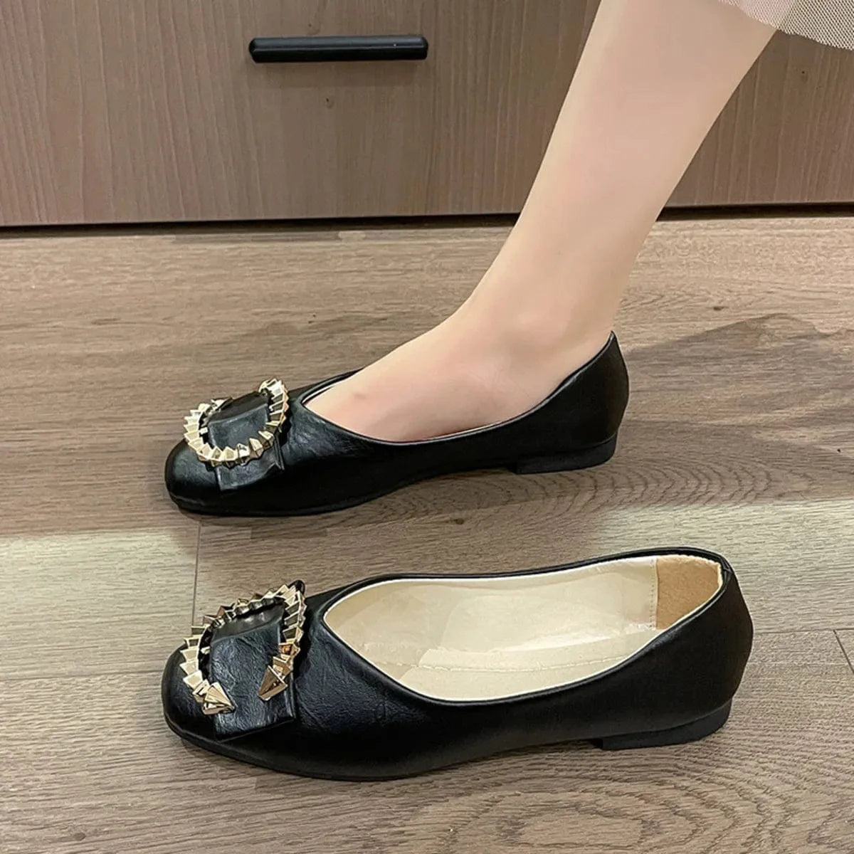 Fashorio Square Toe Flat Slip-Ons