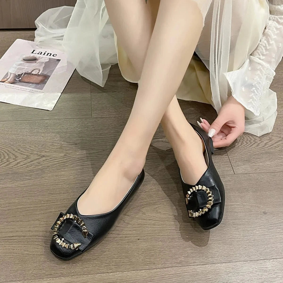 Fashorio Square Toe Flat Slip-Ons