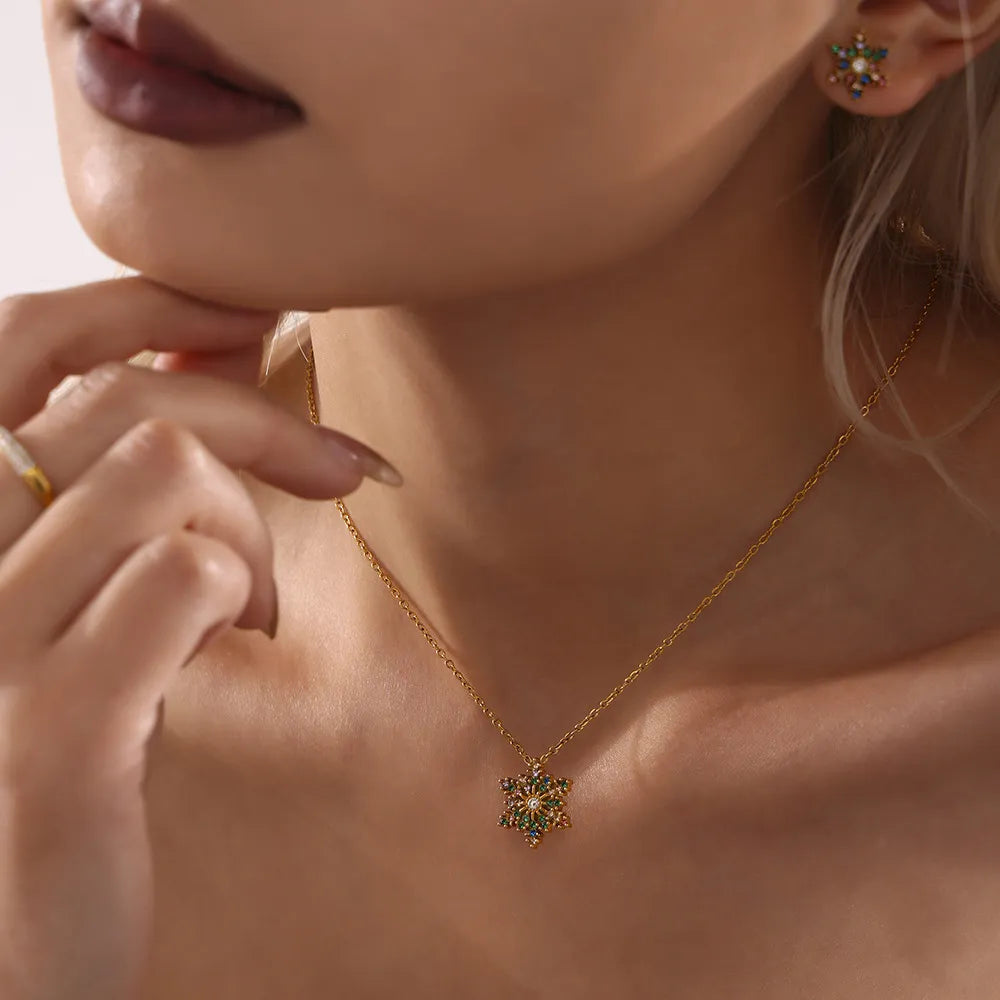 Fashorio Stainless Steel Inland Zircon Snowflake Necklace