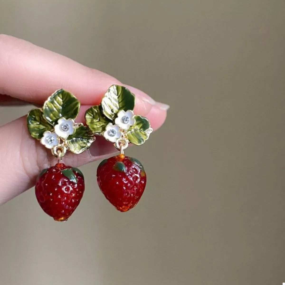 Fashorio Style C / onesize Strawberry Dangle Earrings