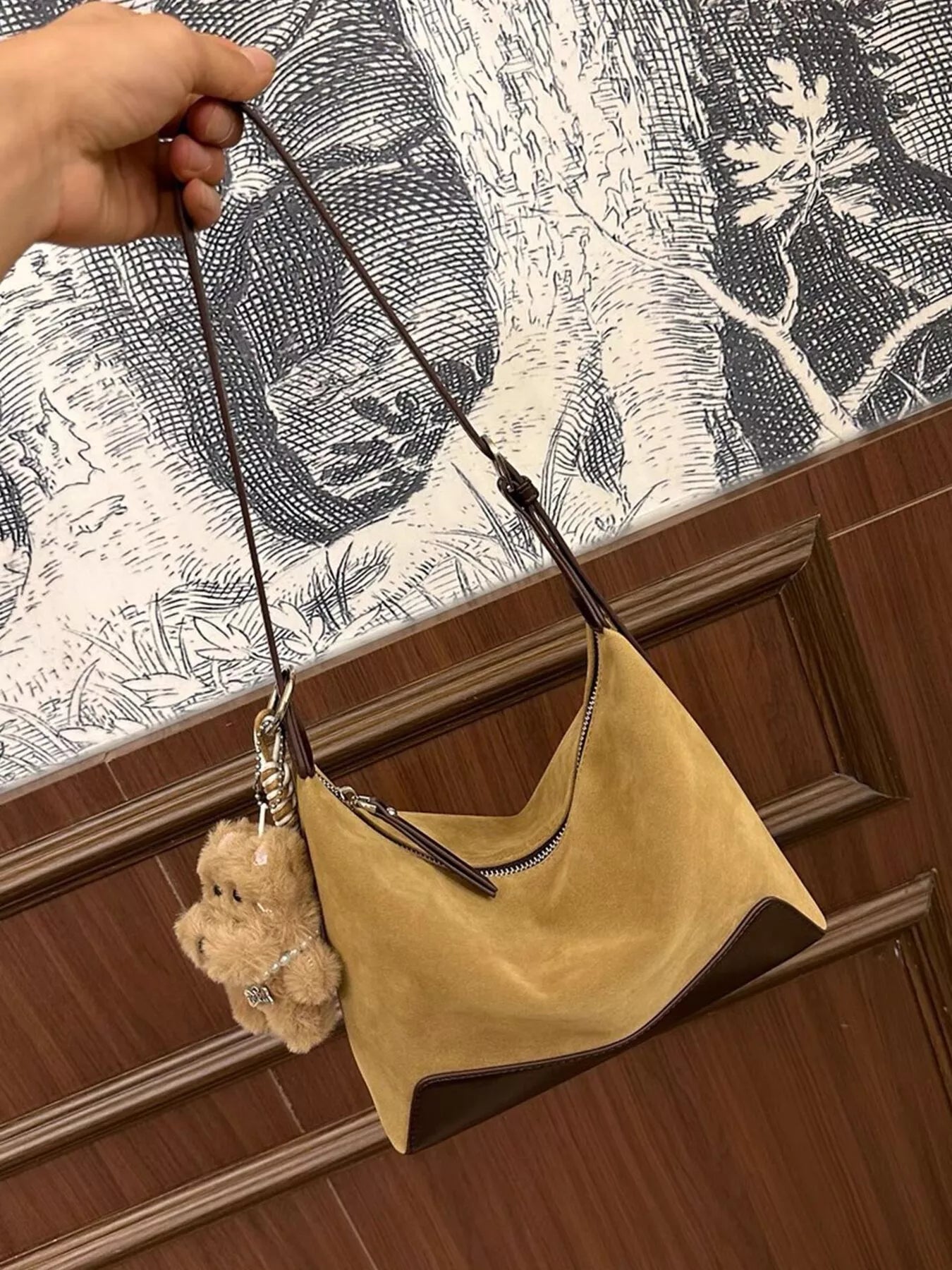 Fashorio Taupe / onesize Adjustable Strap Shoulder Bag