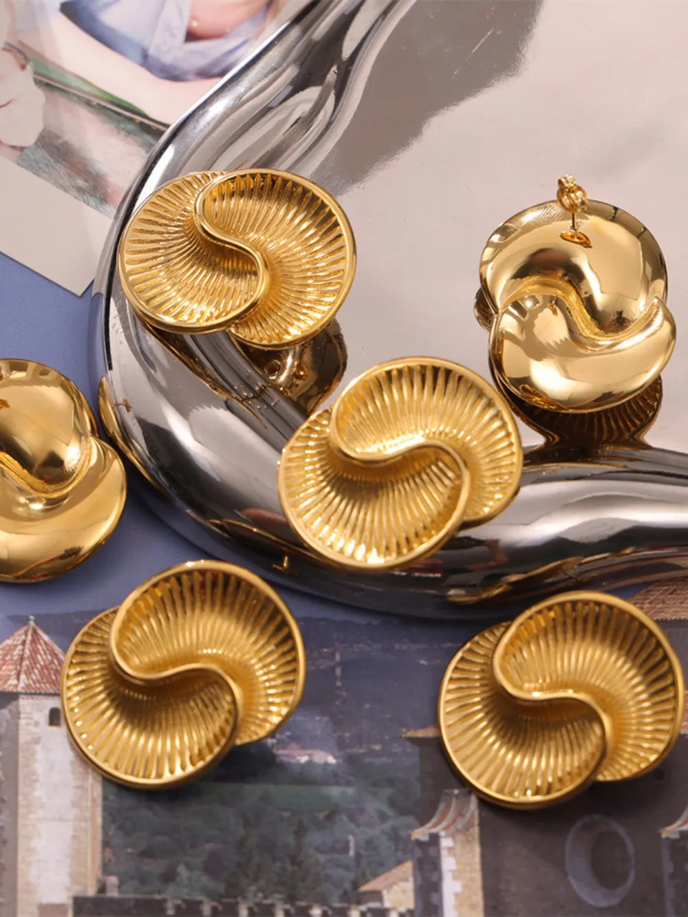 Fashorio Titanium Steel Spiral Stud Earrings