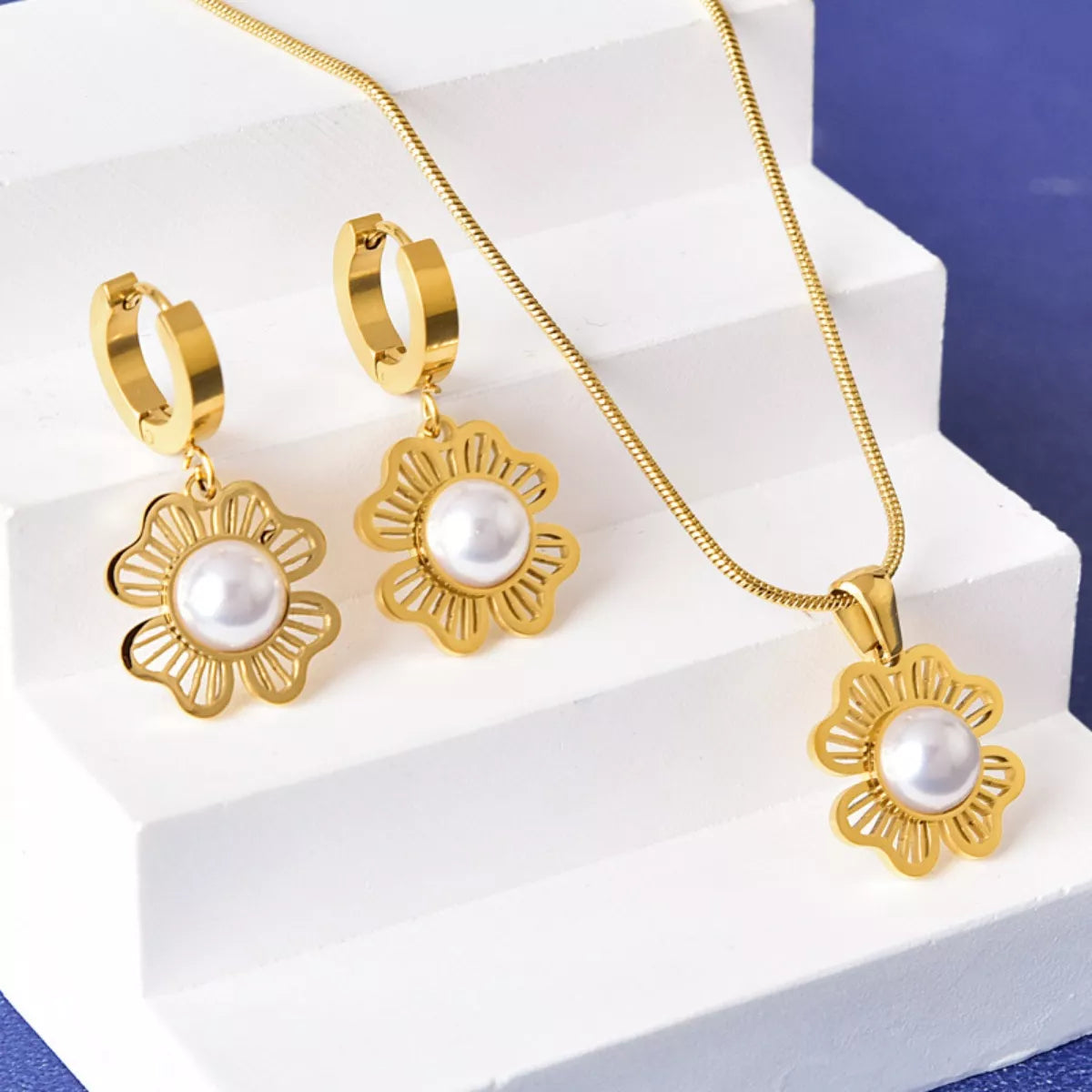 Fashorio Two-piece Set / One Size 18K Gold-Plated Flower Jewelry Set